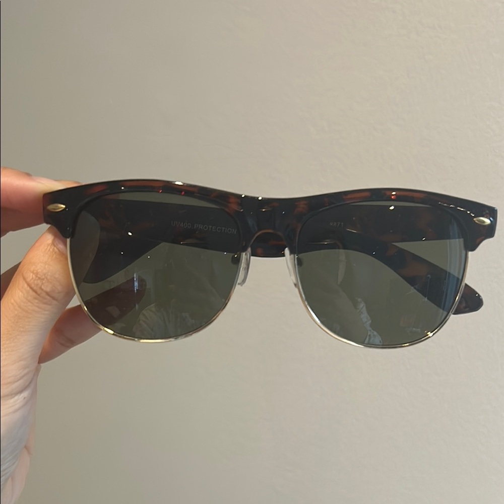 Tortoiseshell Sunglasses with nose pad, UV400